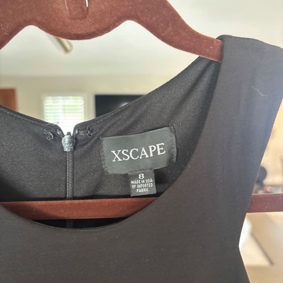 Xscape Gown - Picture 3 of 3